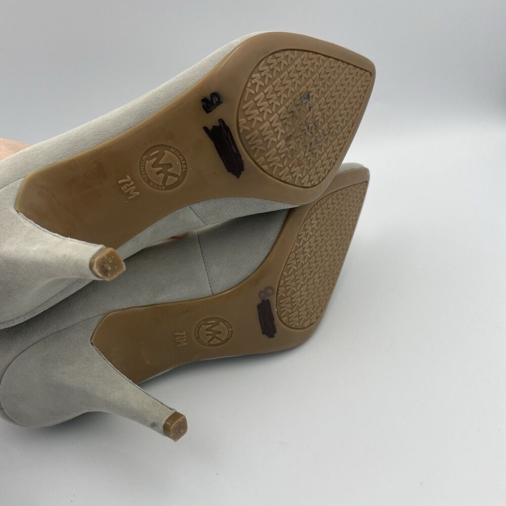 Michael Kors Dorothy Flex Pump Heels Size 7.5 Grey Suede Slip On Pointy Toe Shoe - Picture 9 of 9